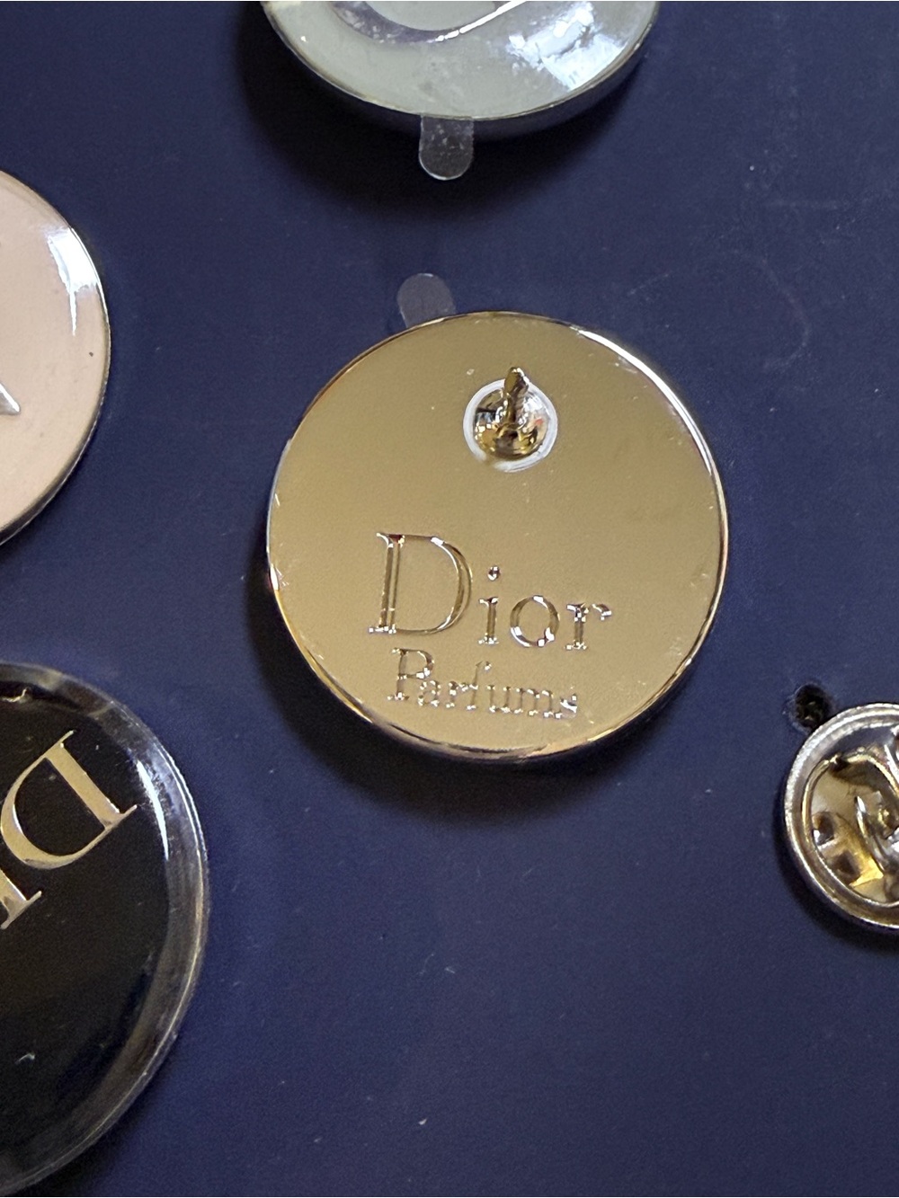 Dior Novelty Pin Badge Set (4 pins) - GWP - New in Box - Picture 3 of 6